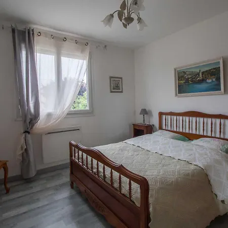 Pont-du-chateau, 4 Pieces, 5 Personnes - Fr-1-630-293 Vakantiehuis *